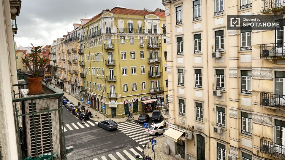Double room Lisbon, 5 beds, 110m² — photo 48