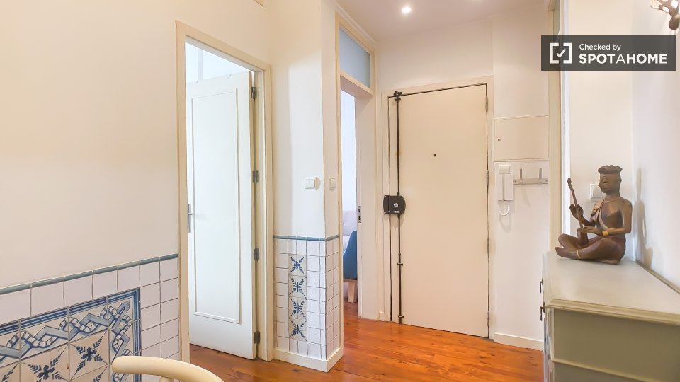 Apartment Lisbon, 1 bed, 65m² — photo 9