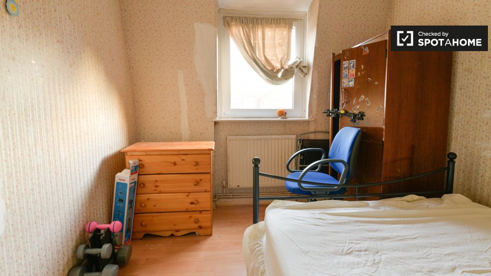 Double room London, 3 beds — photo 1