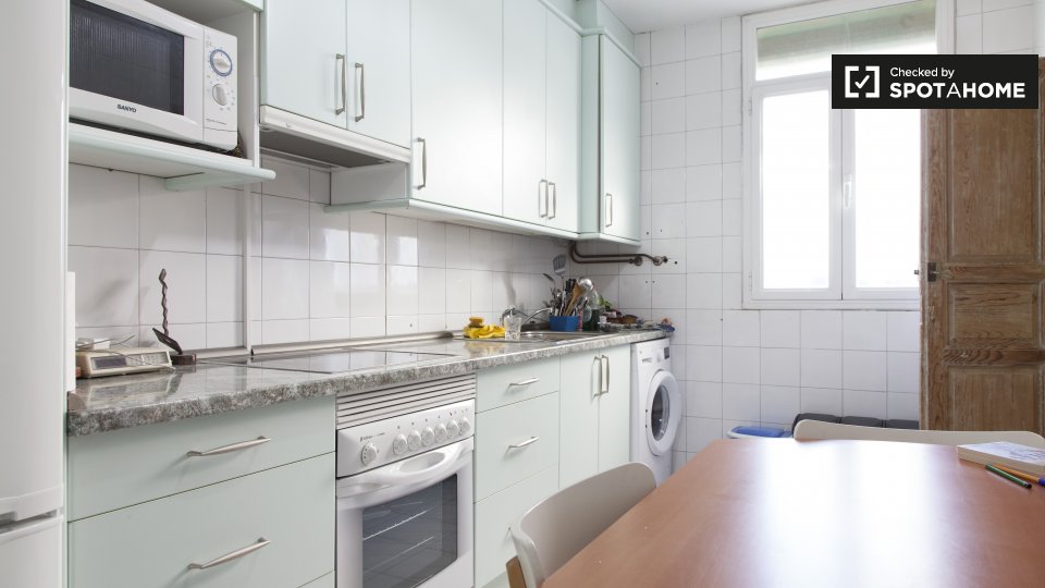 Double room Madrid, 2 beds, 120m² — photo 12
