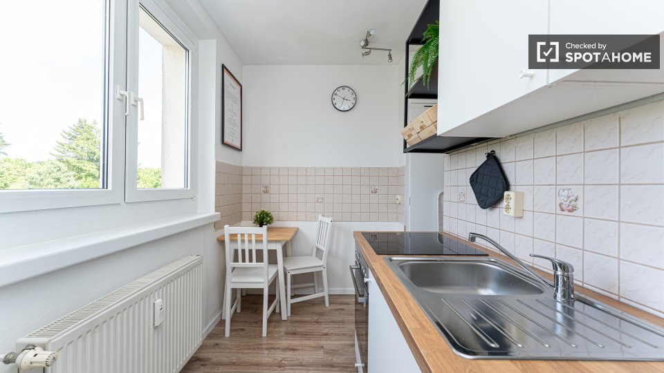 Double room Berlin, 4 beds, 62m² — photo 3