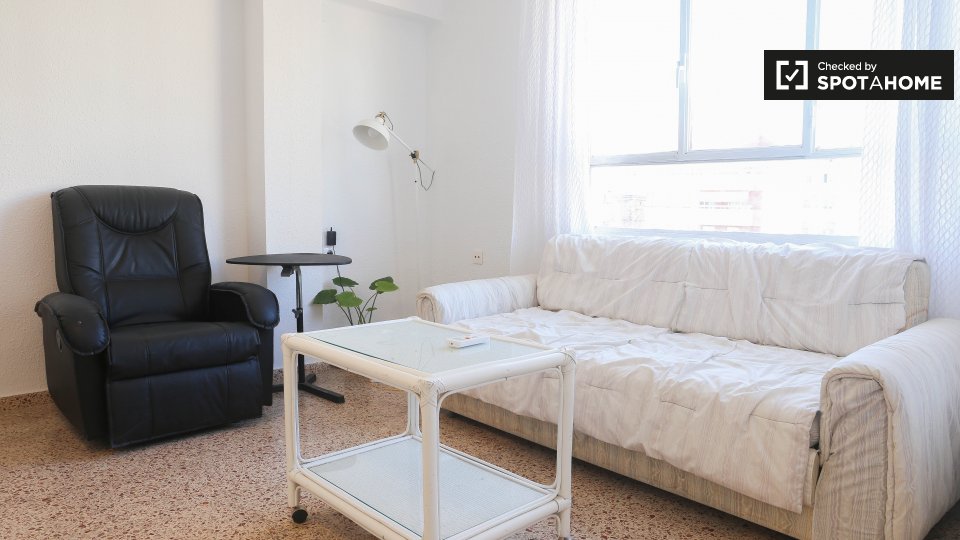 Apartment Valencia, 3 beds, 70m² — photo 1