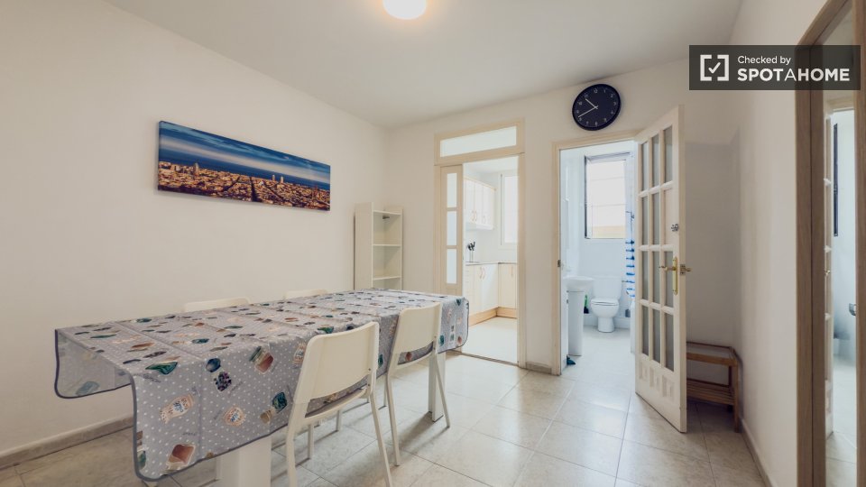Double room Barcelona, 2 beds — photo 21
