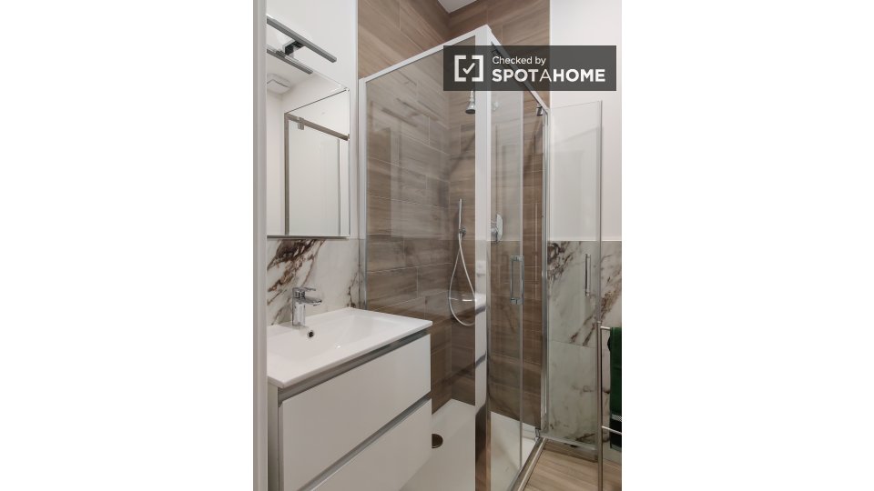 Double room Milan, 13 beds — photo 19