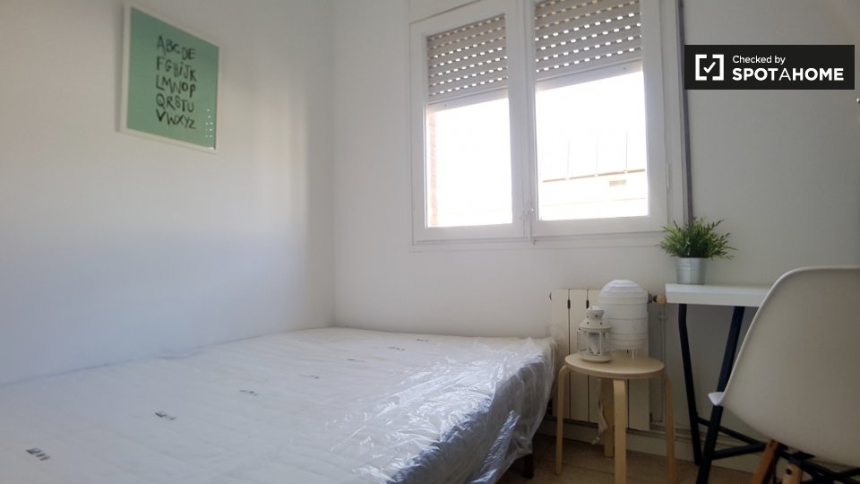 Double room Barcelona, 5 beds, 105m² — photo 1