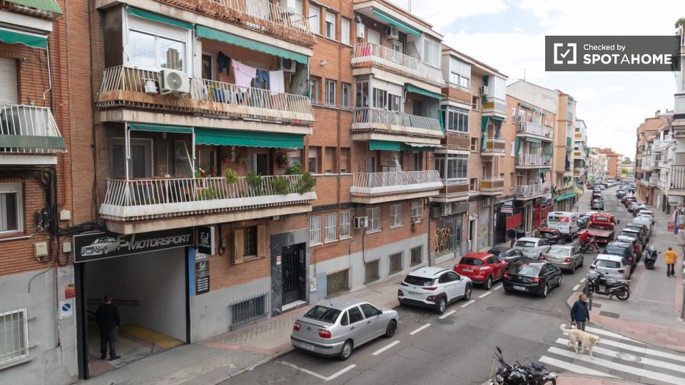 Double room Madrid, 4 beds, 61m² — photo 6