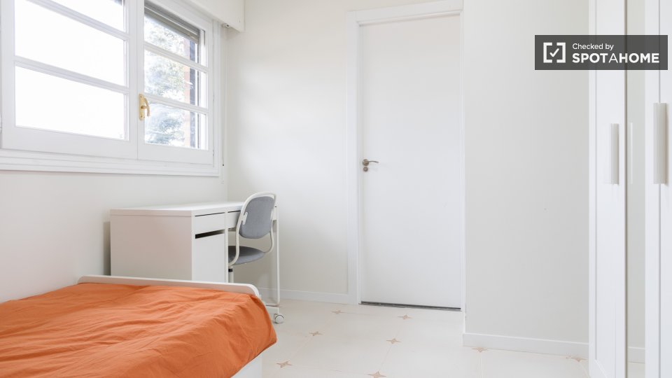 Double room Madrid, 14 beds — photo 15
