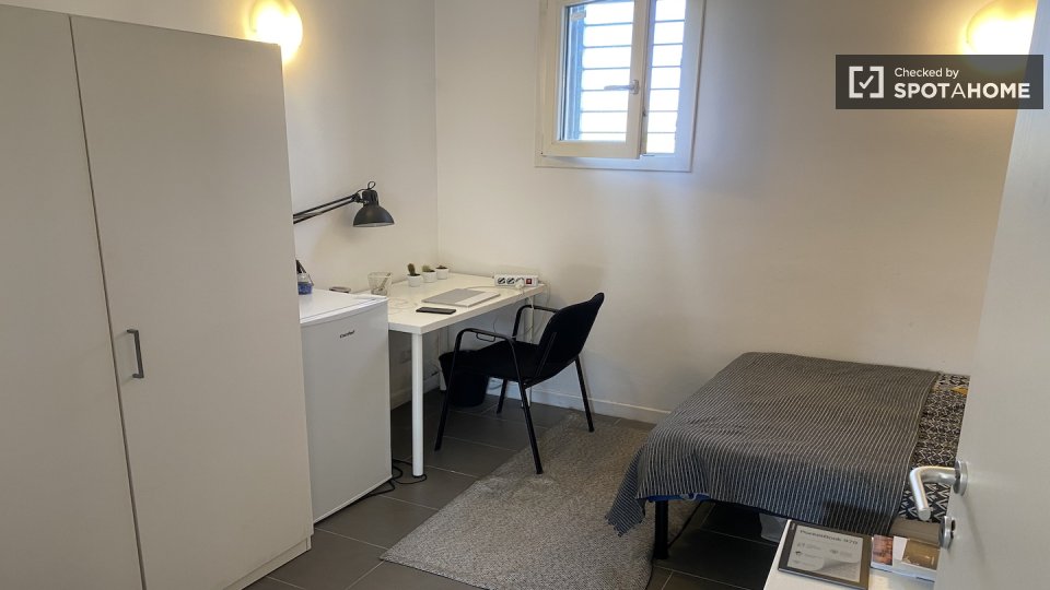 Double room Rome, 3 beds — photo 22