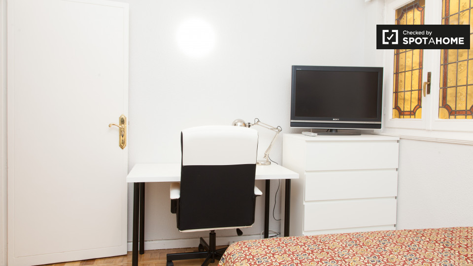 Double room Madrid, 7 beds, 199m² — photo 6