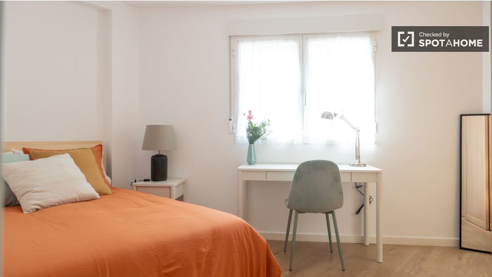 Double room Madrid, 4 beds, 85m² — photo 50