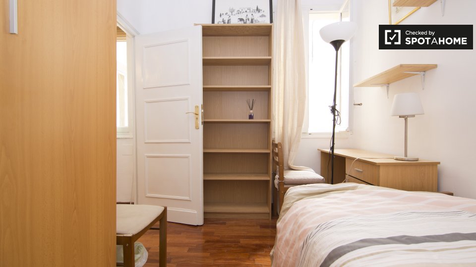 Double room Madrid, 4 beds, 100m² — photo 2