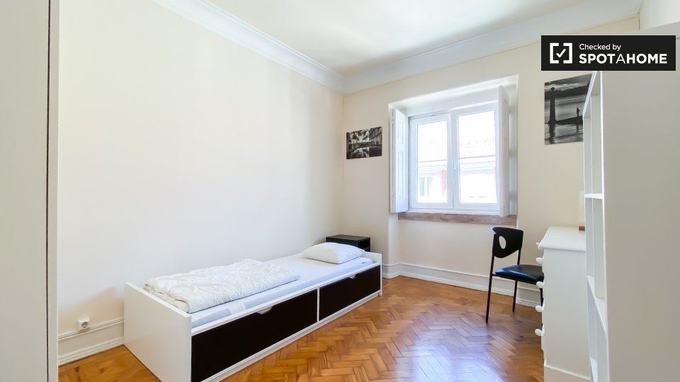 Double room Lisbon, 5 beds — photo 2