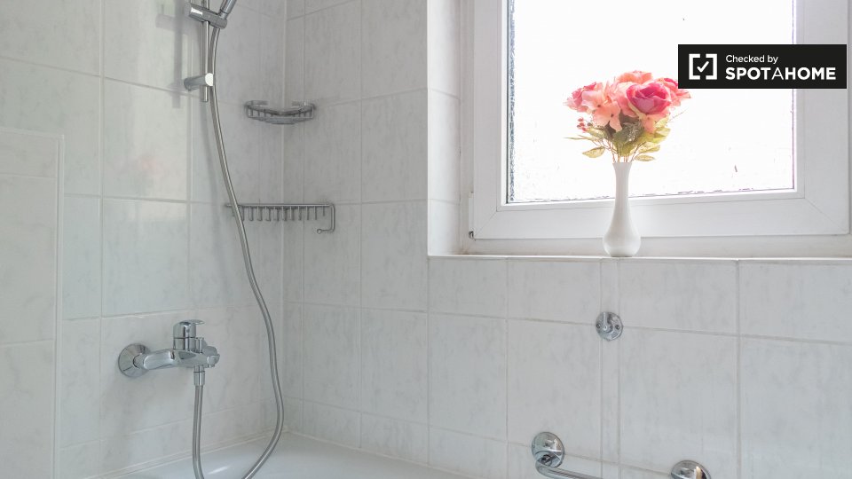 Double room Berlin, 7 beds, 100m² — photo 13