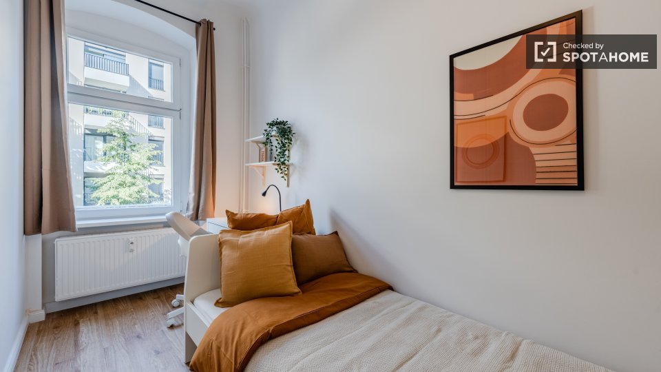 Double room Berlin, 3 beds — photo 17