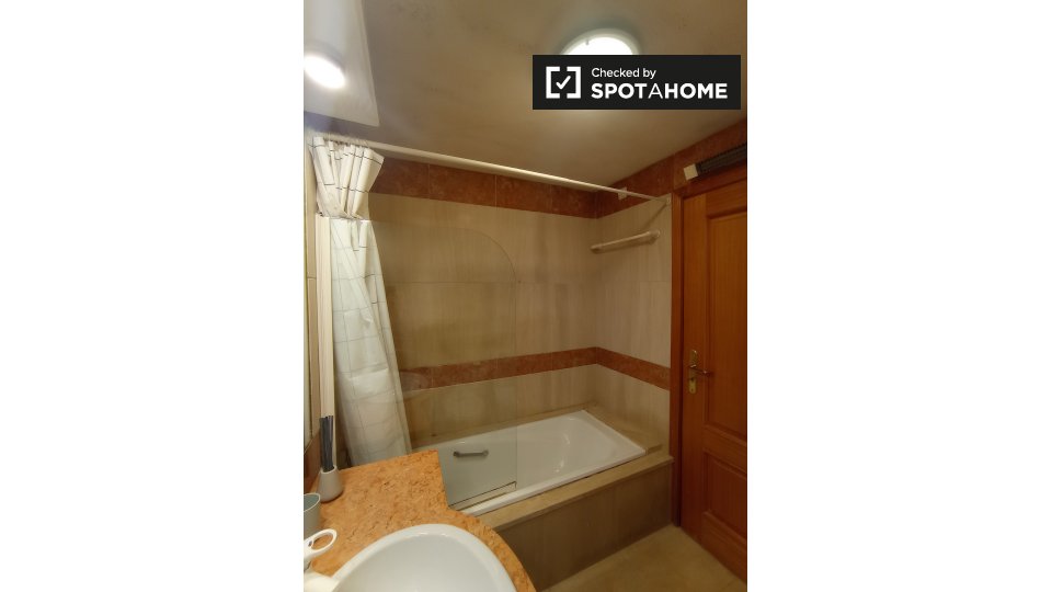 Double room Lisbon, 5 beds, 300m² — photo 13