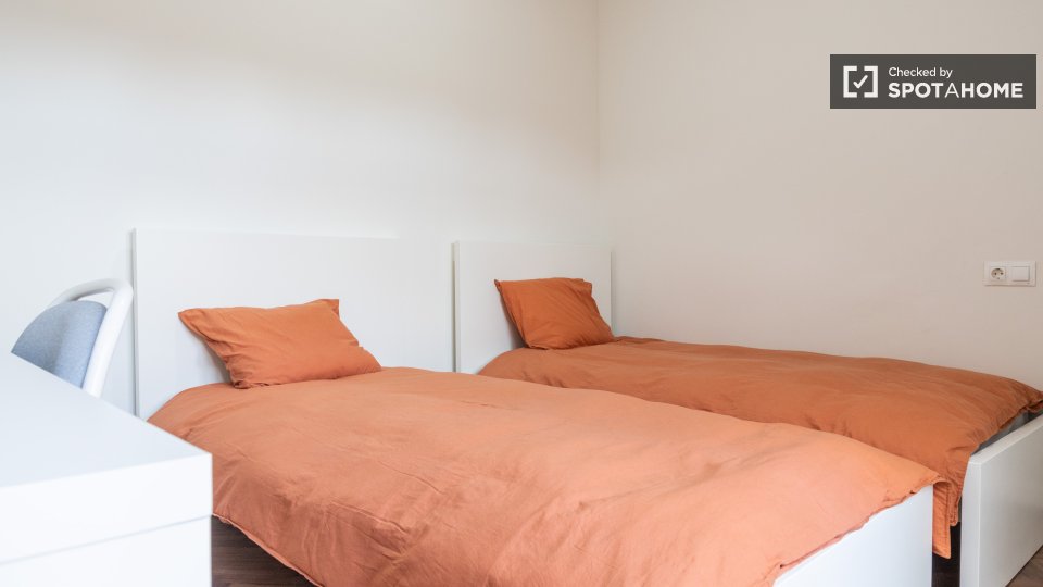 Double room Madrid, 14 beds — photo 11