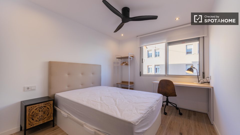 Double room Valencia, 3 beds — photo 7