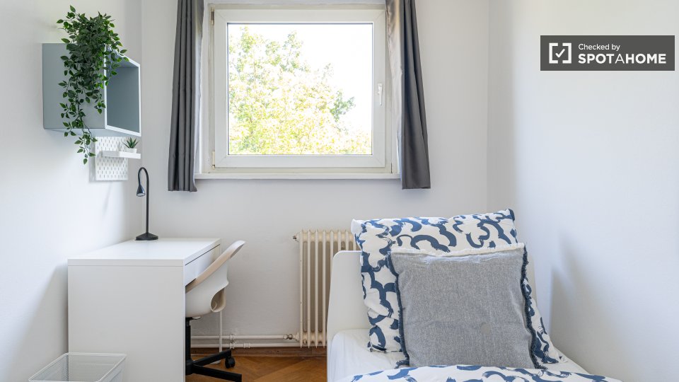 Double room Berlin, 4 beds, 62m² — photo 6