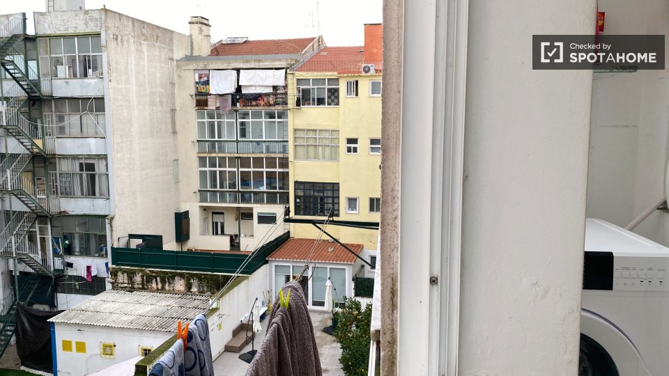 Double room Lisbon, 5 beds, 110m² — photo 50