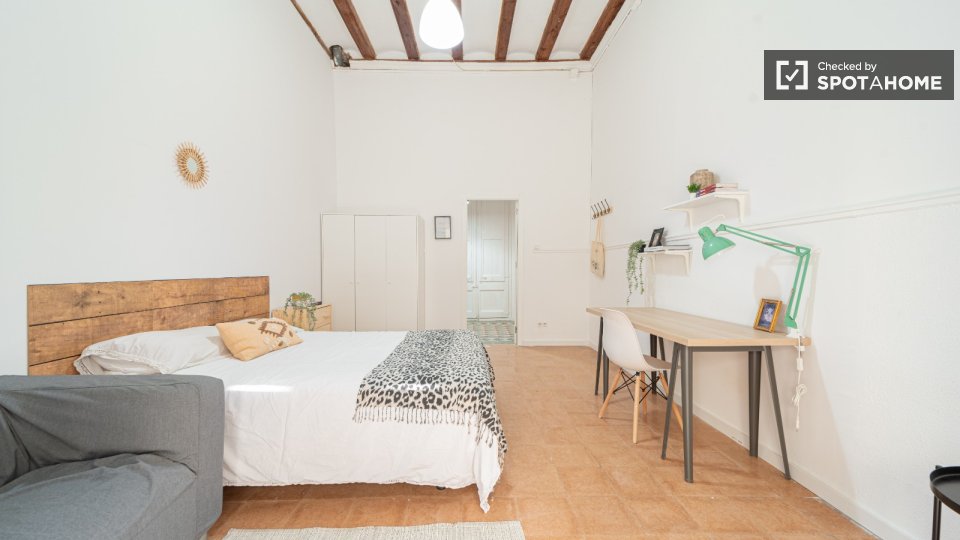 Double room Barcelona, 14 beds, 400m² — photo 28