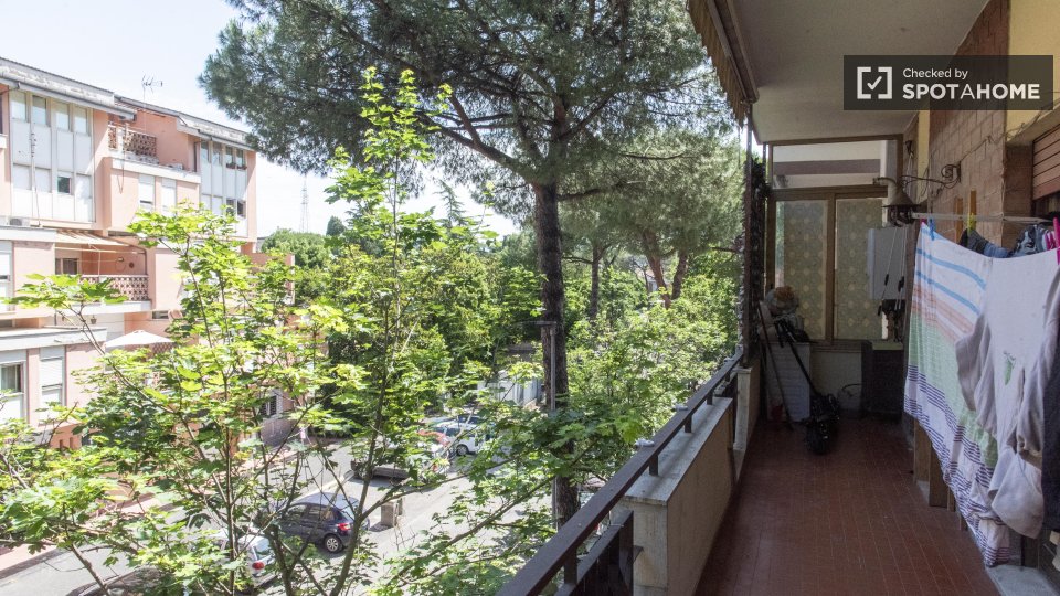 Double room Rome, 3 beds — photo 13