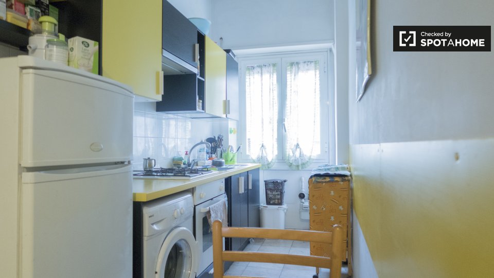 Double room Rome, 3 beds, 70m² — photo 5