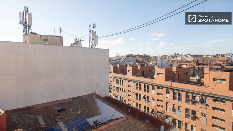Double room Madrid, 4 beds, 85m² — photo 36