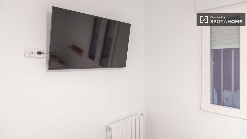 Double room Madrid, 3 beds, 50m² — photo 23