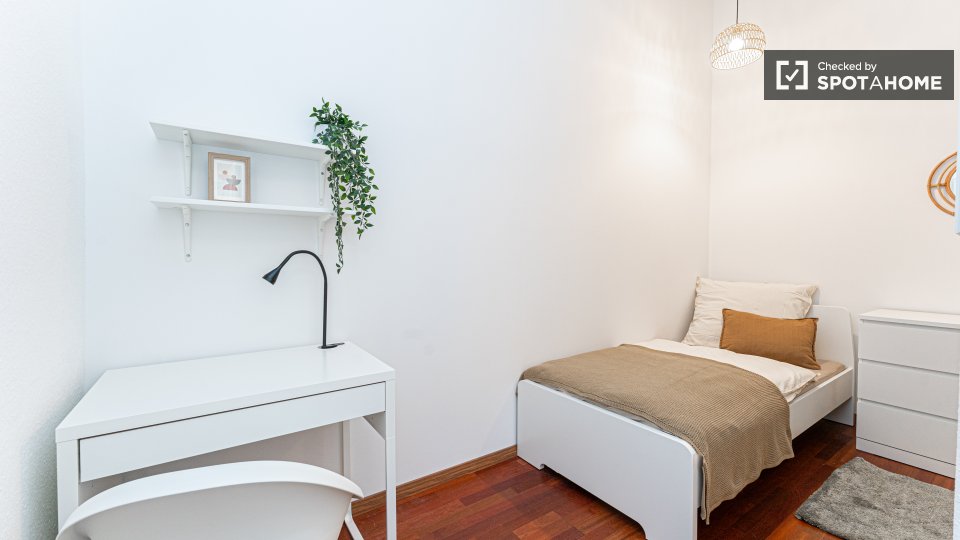 Double room Berlin, 5 beds, 108m² — photo 15