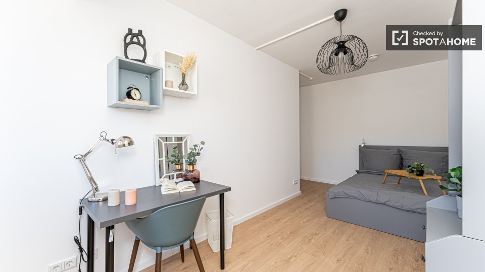 Double room Berlin, 9 beds, 158m² — photo 15