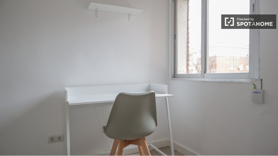 Double room Madrid, 4 beds, 65m² — photo 19