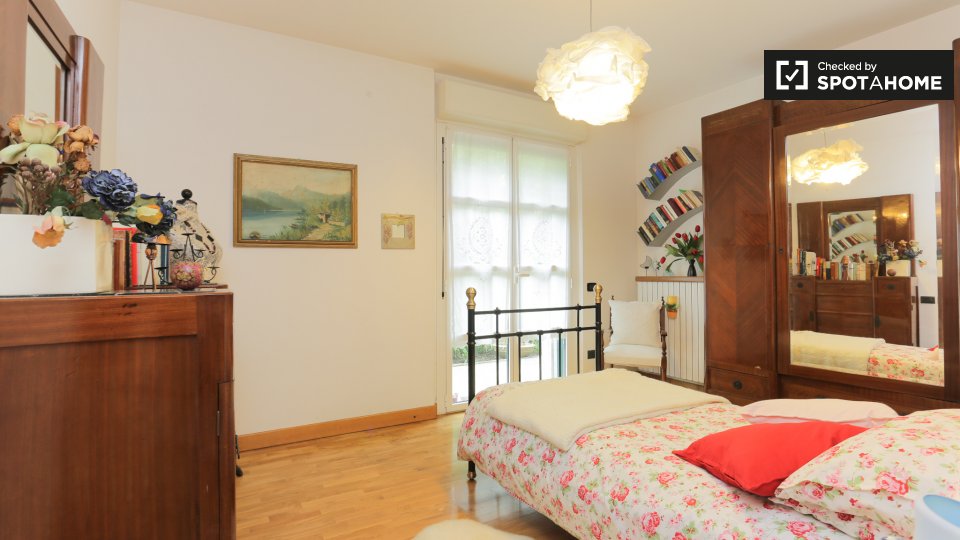 Double room Milan, 3 beds, 240m² — photo 1