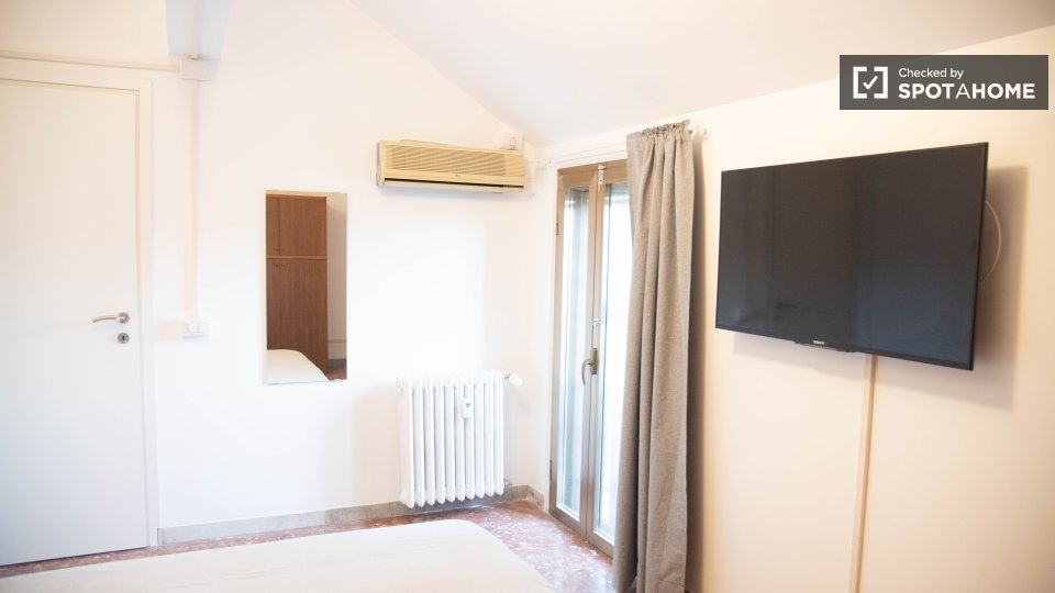 Apartment Rome, 1 bed — photo 2