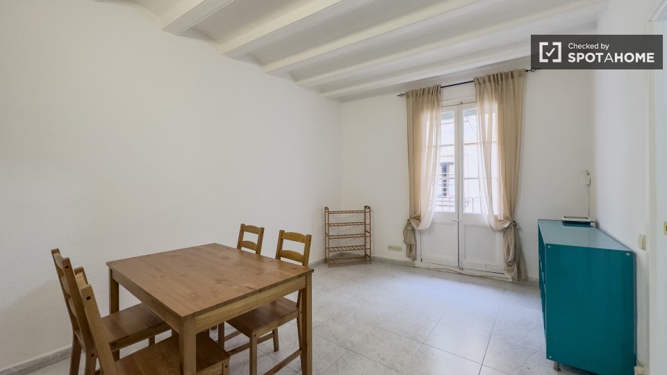 Double room Barcelona, 3 beds — photo 7