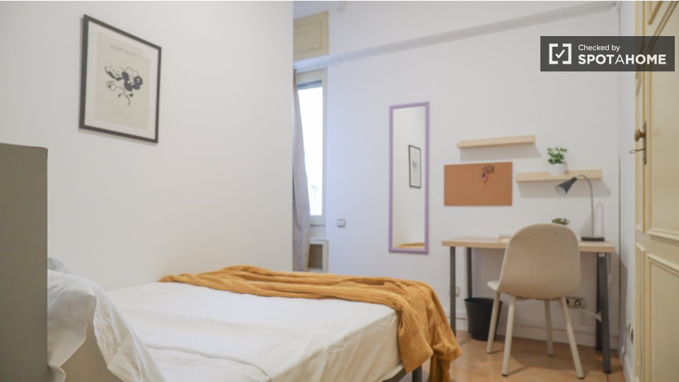 Double room Madrid, 18 beds — photo 19