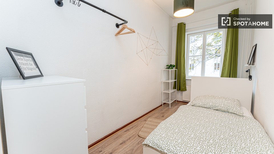 Double room Berlin, 4 beds, 64m² — photo 10