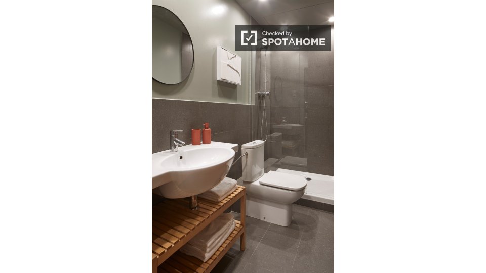 Apartment Barcelona, 2 beds — photo 17