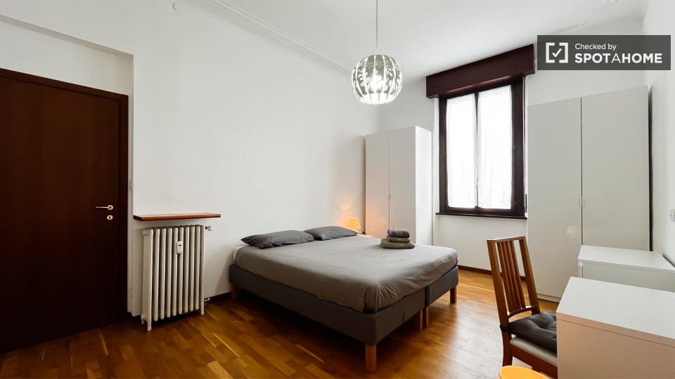 Double room Milan, 2 beds — photo 4