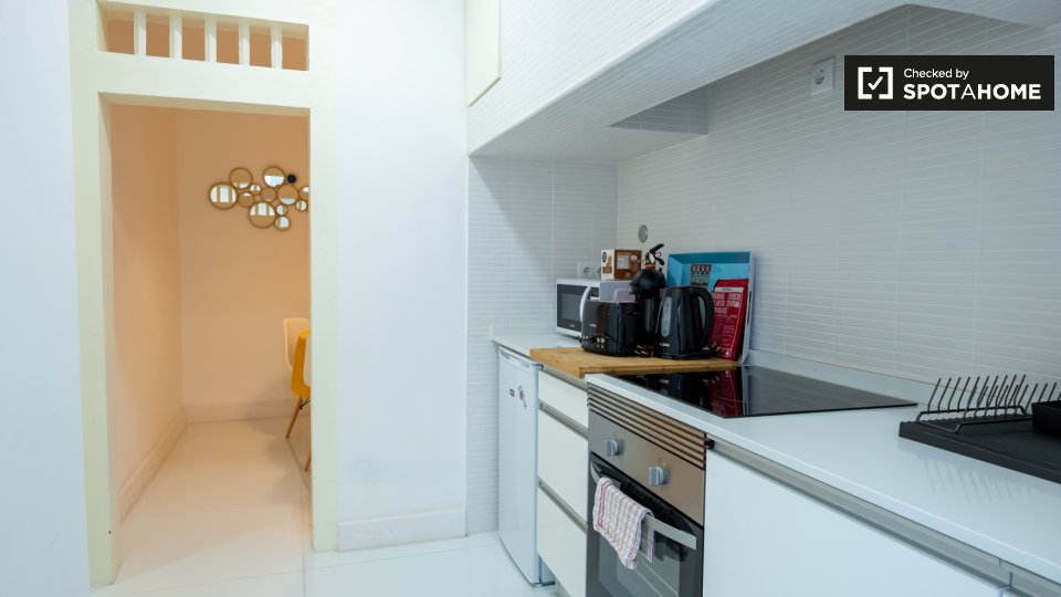 Apartment Lisbon, 2 beds — photo 11