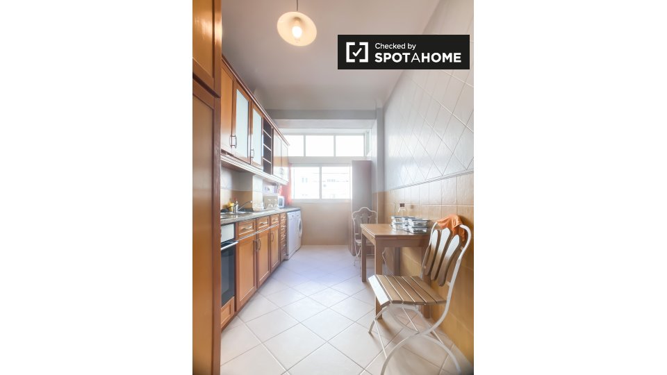 Apartment Lisbon, 2 beds, 61m² — photo 11