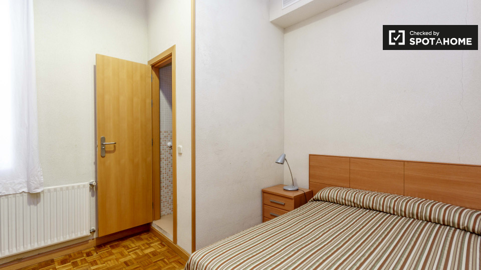 Double room Madrid, 12 beds — photo 1