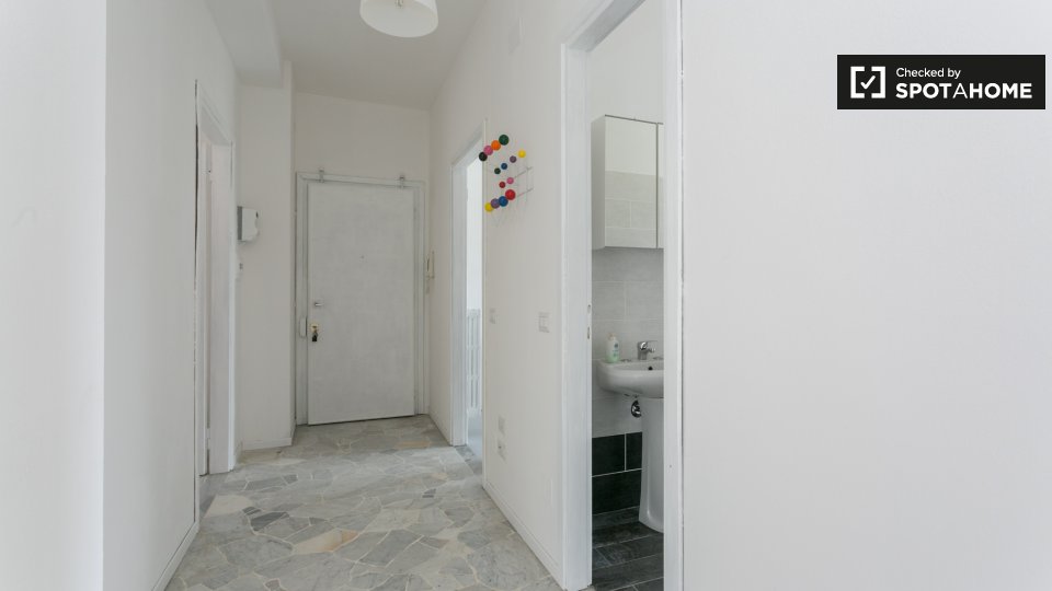 Double room Milan, 3 beds, 75m² — photo 16