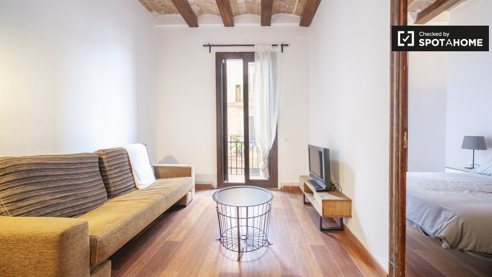 Apartment Barcelona, 2 beds, 68m² — photo 1