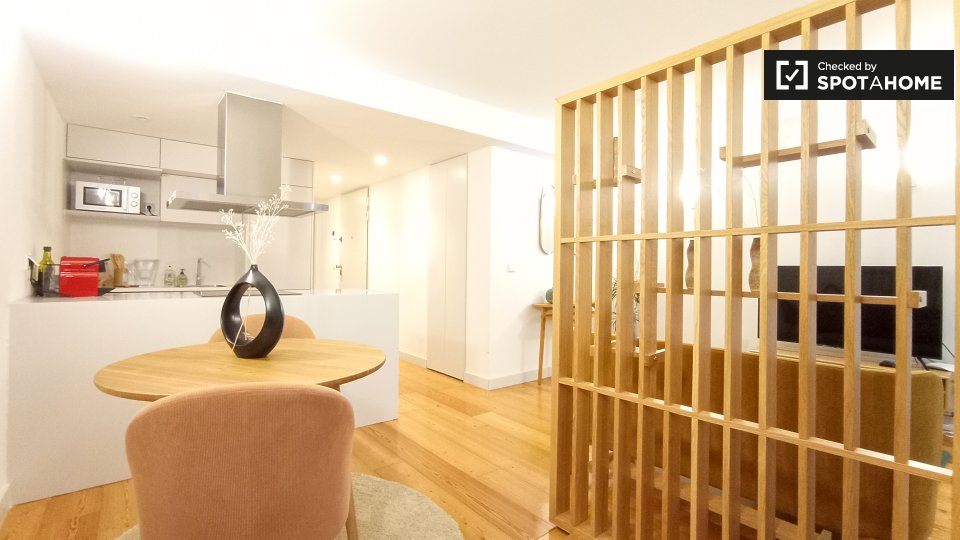 Apartment Lisbon, 1 bed, 70m² — photo 9