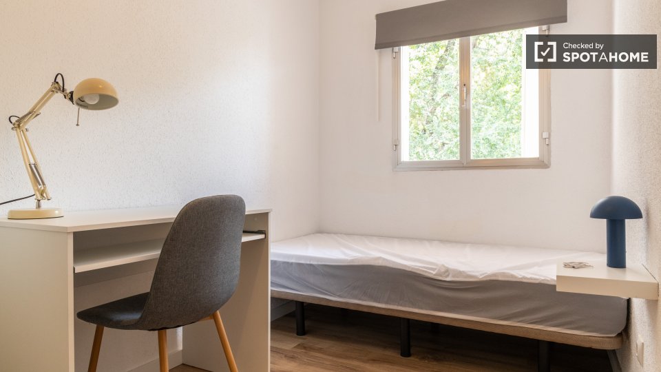 Double room Madrid, 4 beds — photo 20