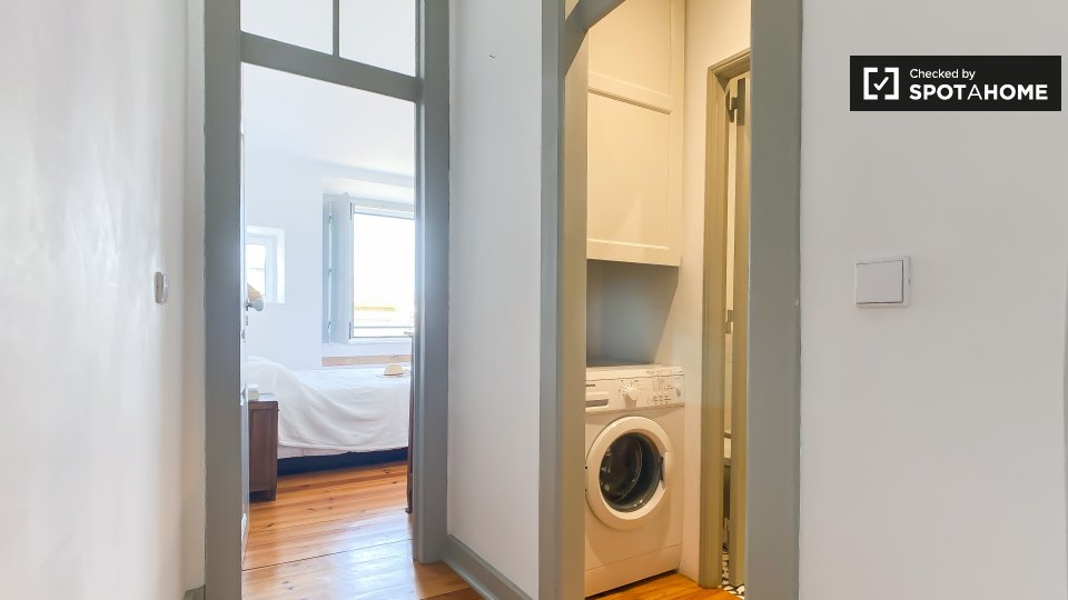 Apartment Lisbon, 2 beds, 70m² — photo 11