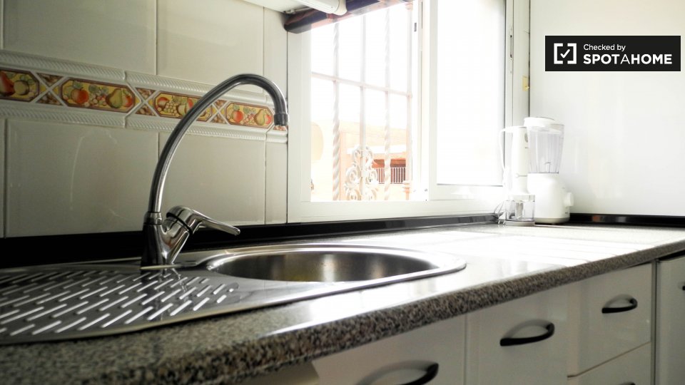 Double room Seville, 4 beds, 90m² — photo 12