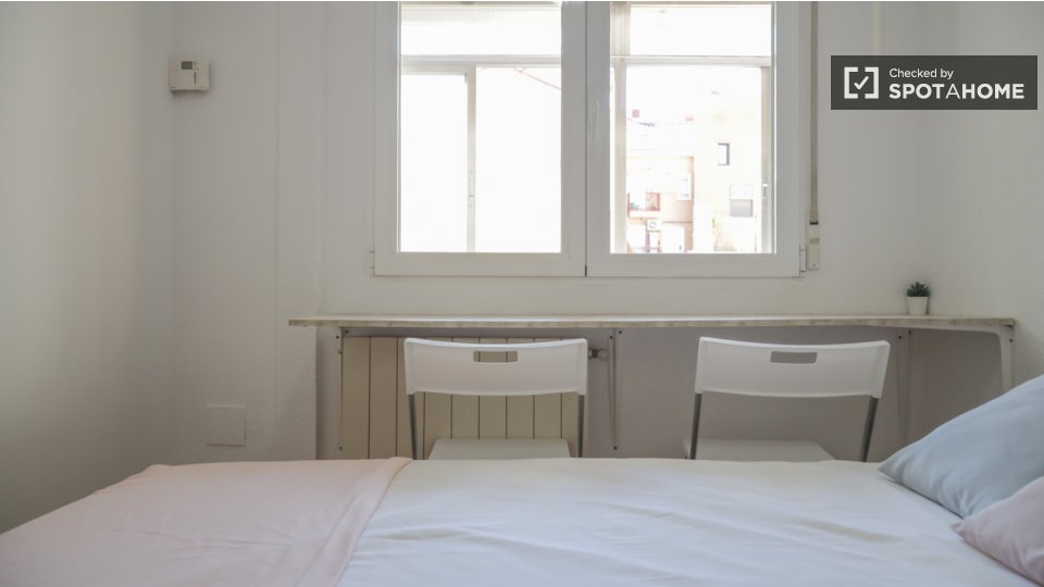 Double room Madrid, 5 beds, 140m² — photo 10