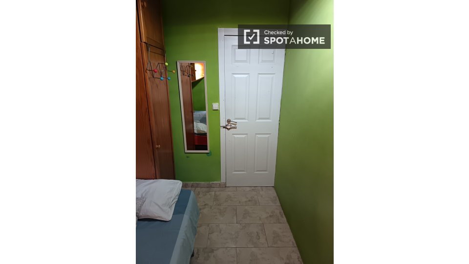 Double room Valencia, 3 beds — photo 35