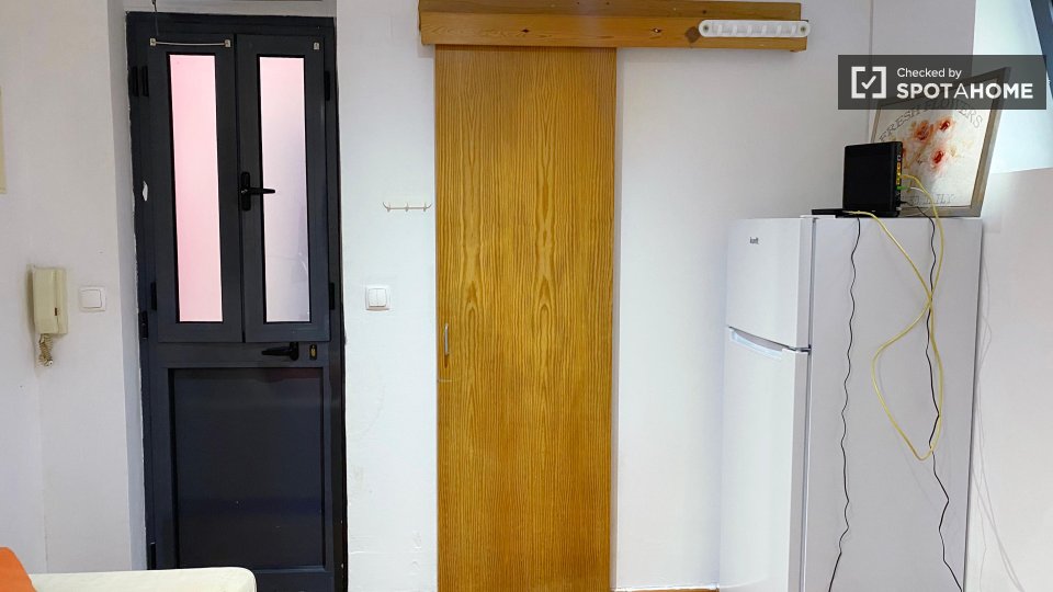 Apartment mono Lisbon — photo 21
